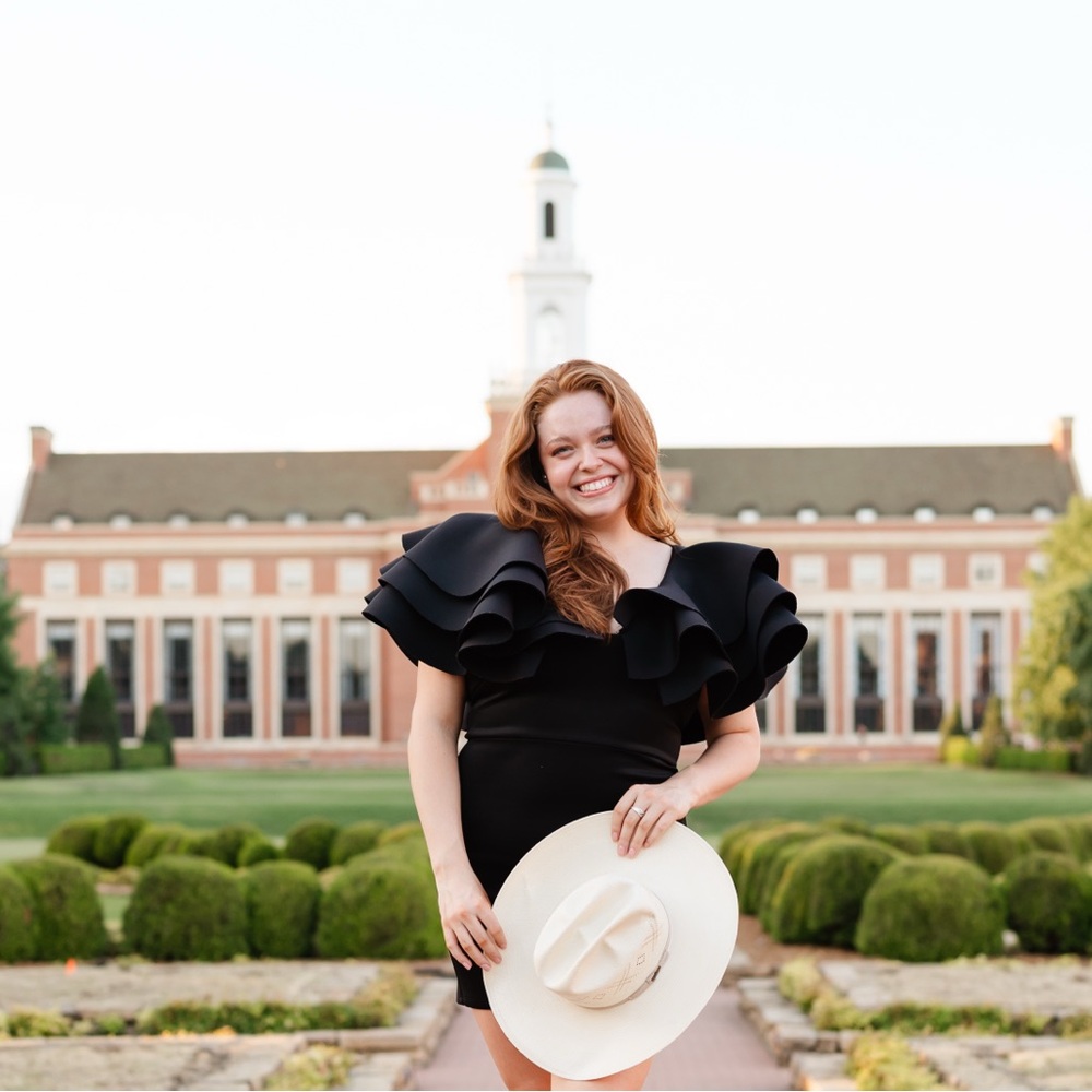 Meet your Posher, Olivia